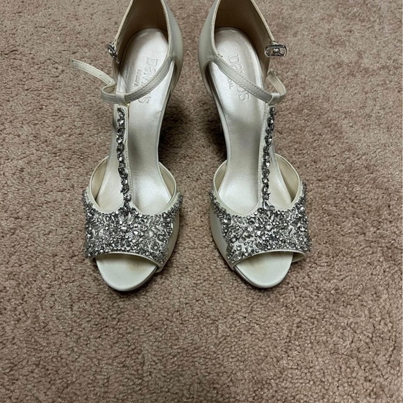 David’s Bridal platform heel, size 8.5 - Picture 2 of 5
